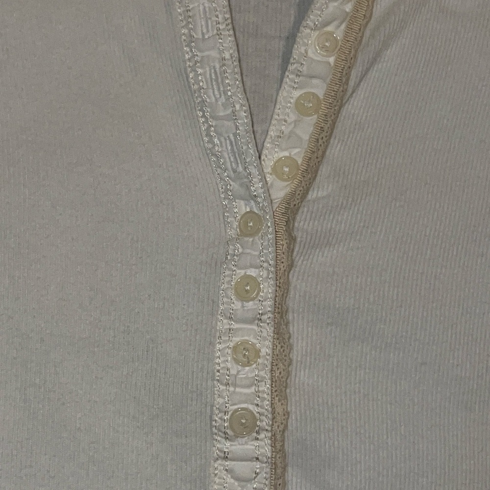 Y2K Abercrombie White Ribbed Henley Baby Tee Moose Logo Fitted XS/S (Kids XL) - Picture 5 of 6